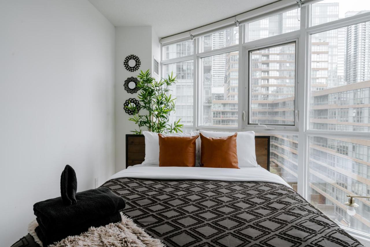 The Perfect Getaway Apartment Toronto Exterior foto