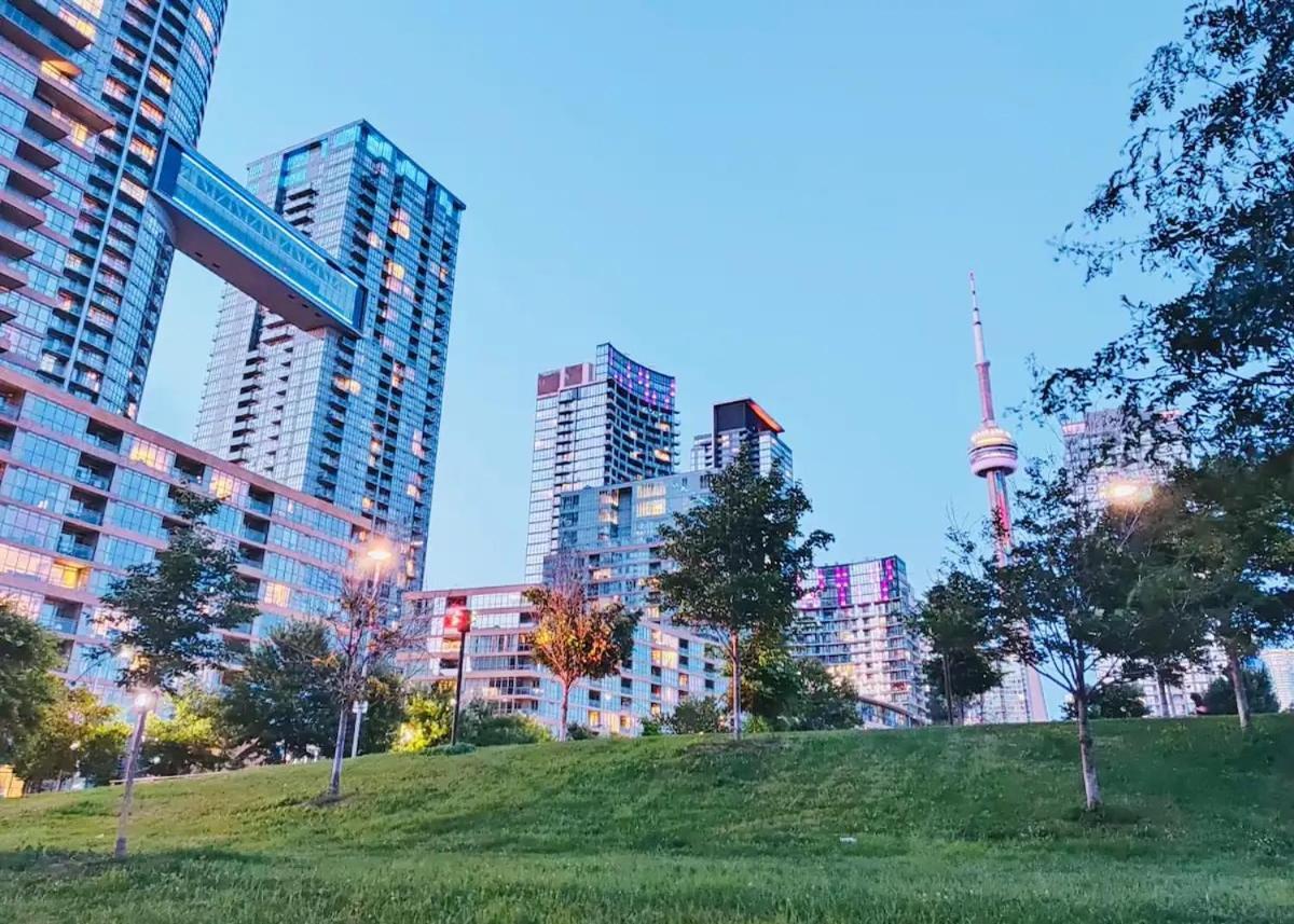 The Perfect Getaway Apartment Toronto Exterior foto